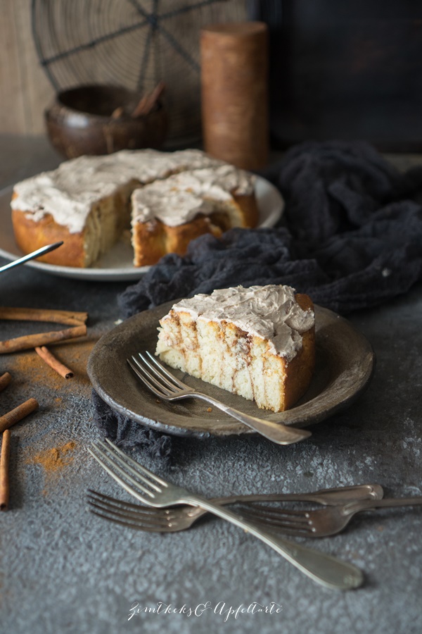 Ganz einfach mit Quark-Ölteig: Weltbester Zimtschnecken-Kuchen - Rosenkuchen mit Zimt