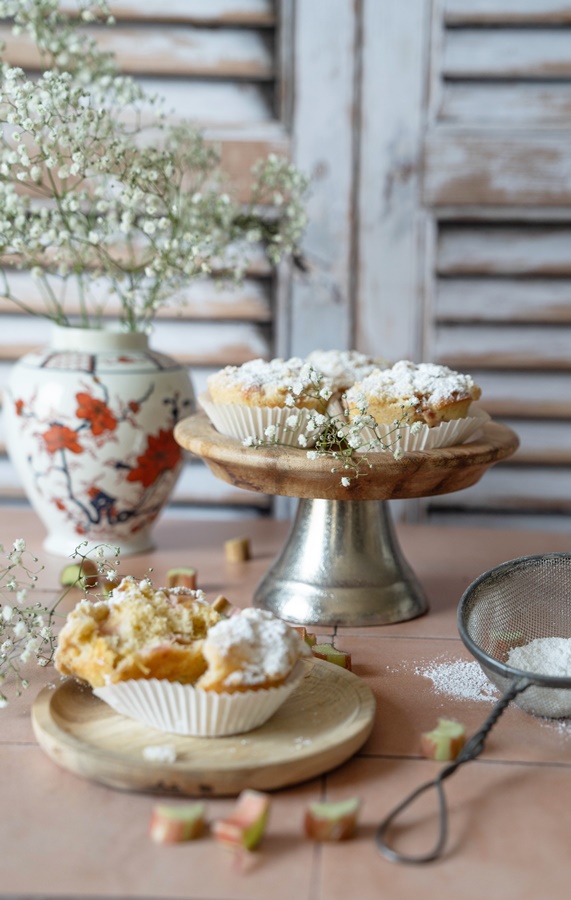 Rezept für Rhabarber-Muffins mit Vanille-Streuseln