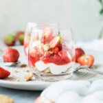 Erdbeer-Cheesecake im Glas - blitzschnelles Dessert