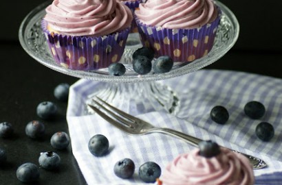 Blaubeer-Cupcakes mit Mascarpone-Frosting