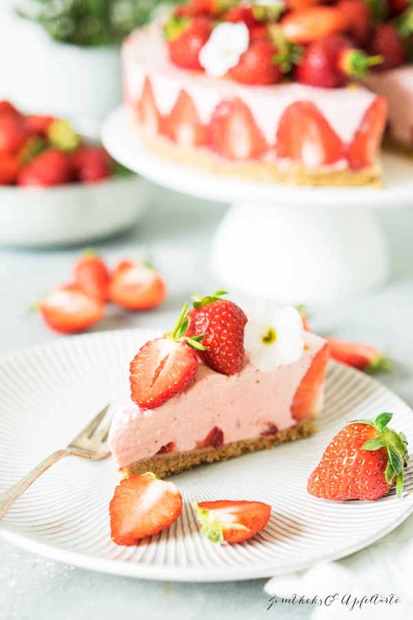 No bake Erdbeer Schmand Torte - einfach und gelingsicher