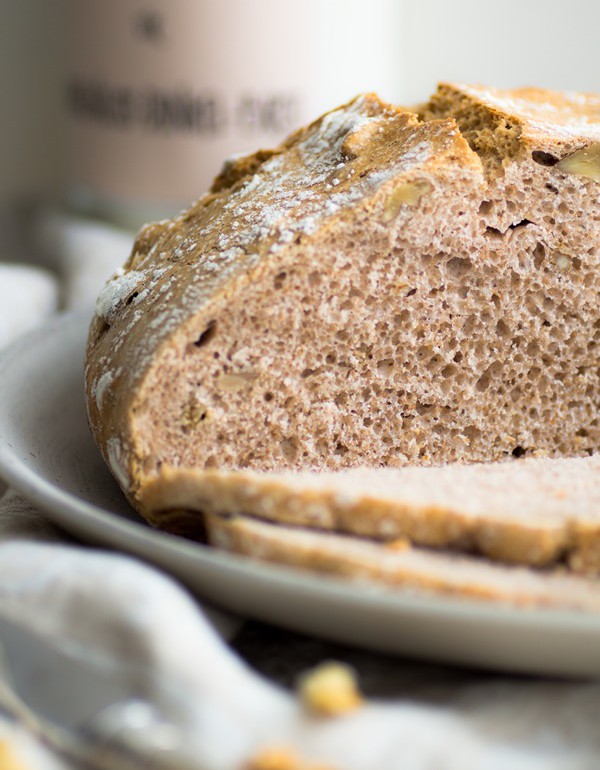 Einfaches, gelingsicheres Rezept für Dinkel-Walnuss-Brot