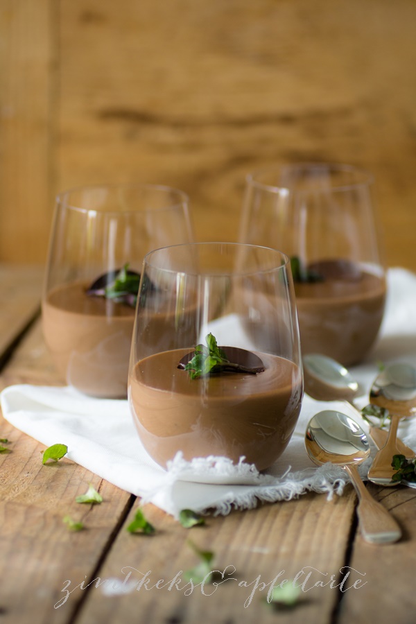 Schokoladen-Pudding nach Oma - Zimtkeks und Apfeltarte