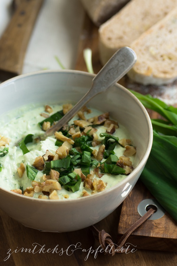 Walnuss-Ciabatta mit Bärlauch-Feta-Dip - Zimtkeks und Apfeltarte