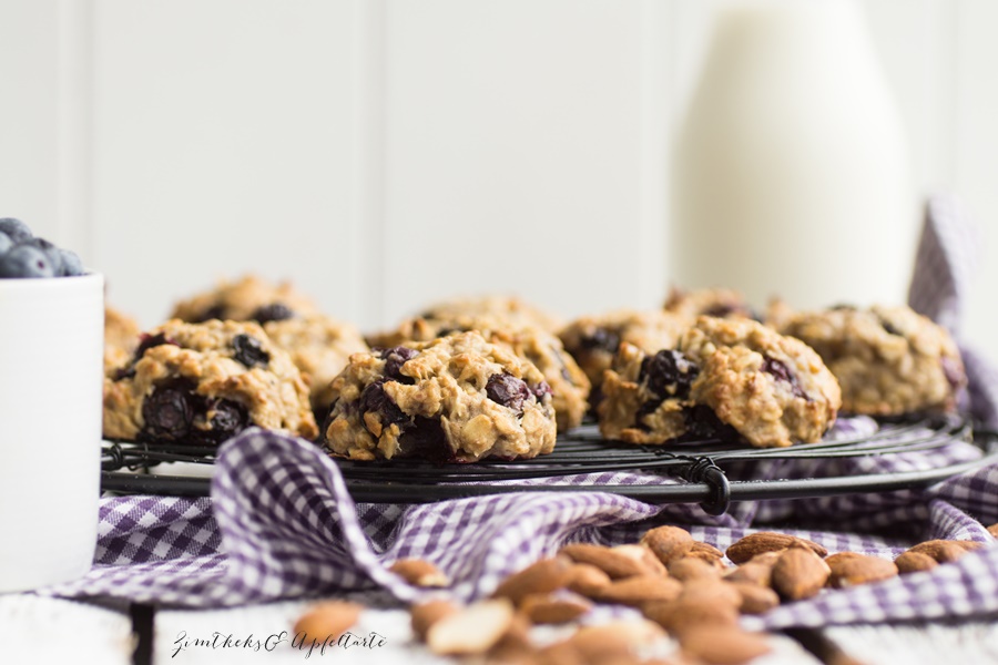 Gesunde Frühstücks-Cookies mit Blaubeeren - super einfaches und schnelle Rezept 