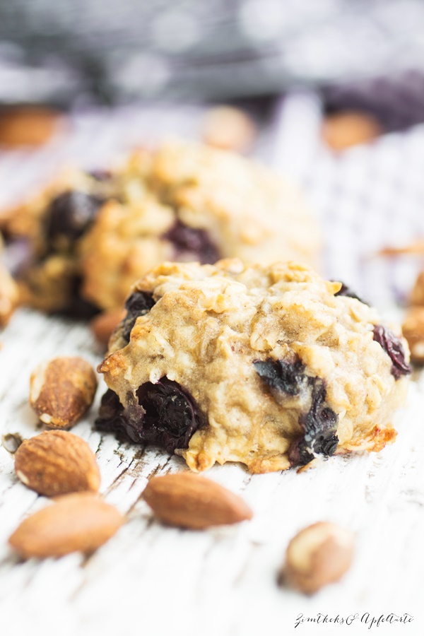 Gesunde Frühstücks-Cookies mit Blaubeeren - lecker, zuckerfrei und schnell gebacken