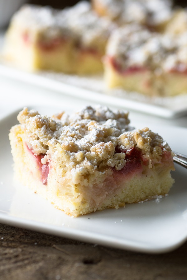 Zitroniger Erdbeer-Rhabarber-Kuchen mit Streuseln - Zimtkeks und Apfeltarte