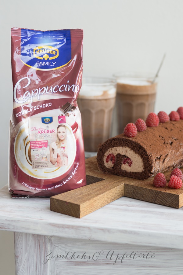 Schokoladen-Biskuitrolle mit Cappucino-Füllung