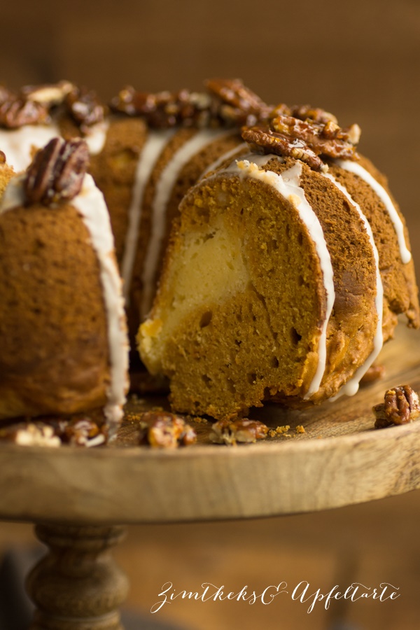 saftiger Suesskartoffelkuchen mit Cheesecake-Kern