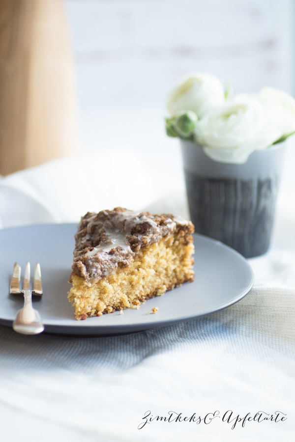 einfaches und schnelles Rezept für Eierlikör-Kuchen mit Knusperstreuseln 