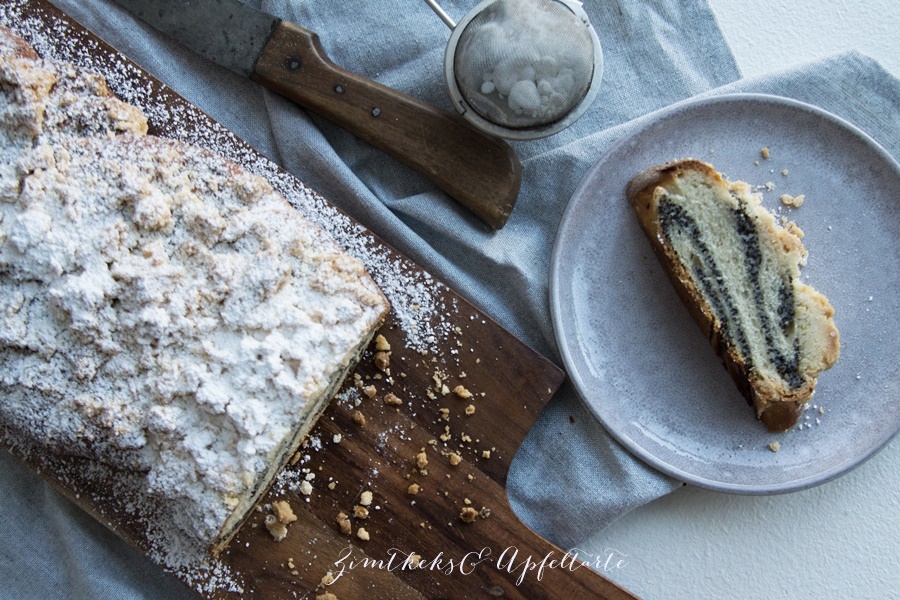 mohnstriezel mit streusel cream