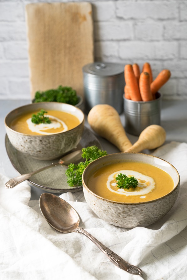 Pastinaken-Möhren-Suppe mit Apfel - einfaches Rezept von ZimtkeksundApfeltarte.com