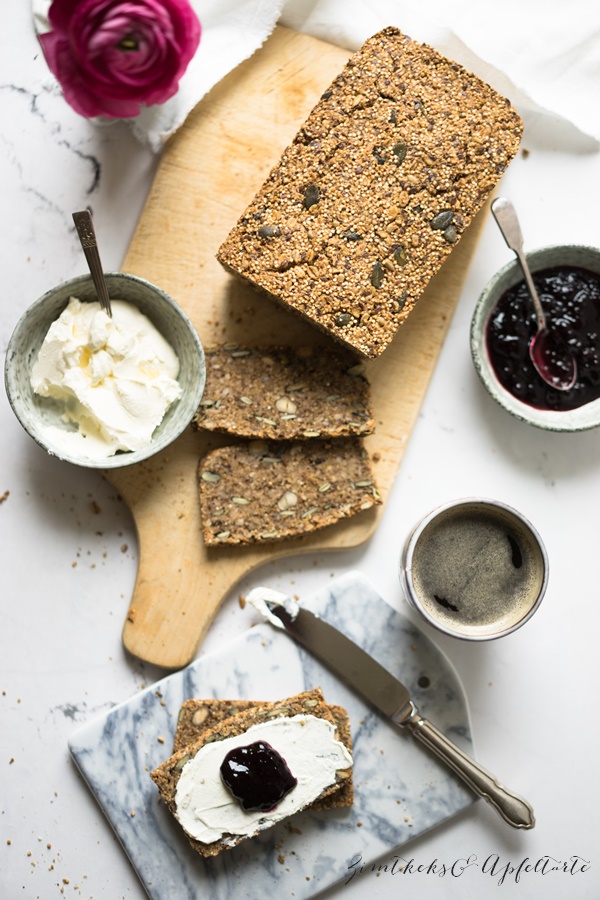 Glutenfreies Saaten-Nuss-Brot - leicker und einfach selber backen 