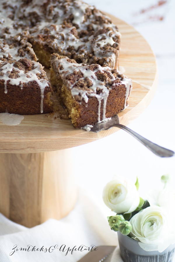 Eierlikörkuchen mit Knusperstreuseln