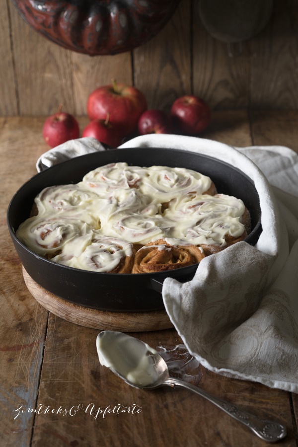 Cinnamon-Apple-Rolls - Köstlich backen mit Äpfeln - Andrea Natschke-Hofmann - ZimtkeksundApfeltarte.com