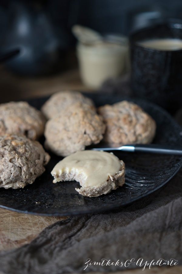 Dinkel-Walnuss-Brötchen mit Apfel-Maronen-Aufstrich einfache und gelingsichere Rezepte