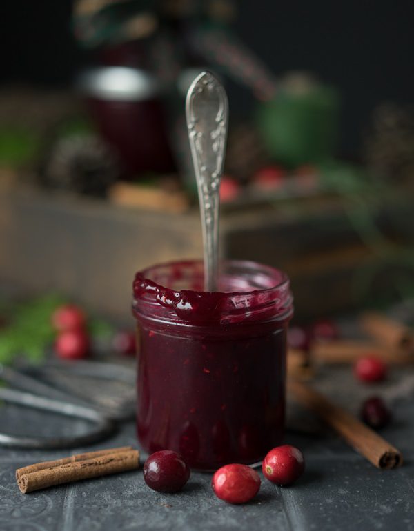 Weihnachtsmarmelade Mit Cranberries Beeren Orangen Und Gewurzen Zimtkeks Und Apfeltarte