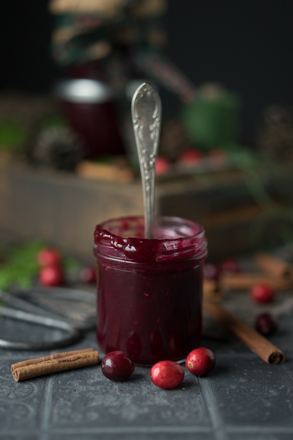 Weihnachtsmarmelade Mit Cranberries Beeren Orangen Und Gewurzen Zimtkeks Und Apfeltarte