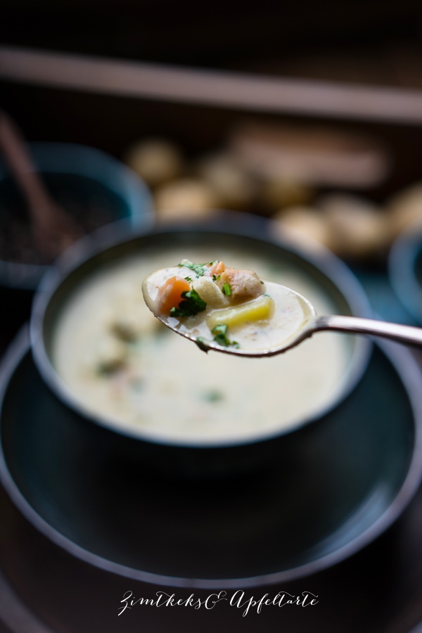 Schnelle vegetarische, cremige Kartoffelsuppe - ganz einfach und gelingsicher