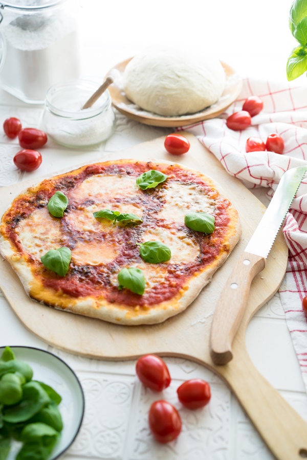 Der Beste Italienische Pizzateig Und Pizza Margherita Zimtkeks Und Apfeltarte