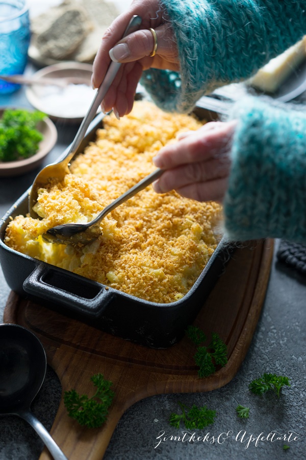 Ganz einfaches gelingsicheres Rezept für überbackene Mac and Cheese mit Panko-Crumbs