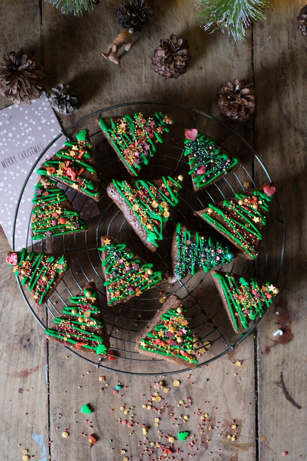 Dekorierte Lebkuchen-Tannenbäume - Zum Naschen und Verschenken - ganz einfach und gelingsicher