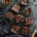 Vegane fudgy Brownies mit Pekannüssen und E-Book