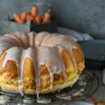Carrot Cake Hefe-Gugelhupf - Hefe Gugelhupf mit Karottenkuchen-Füllung