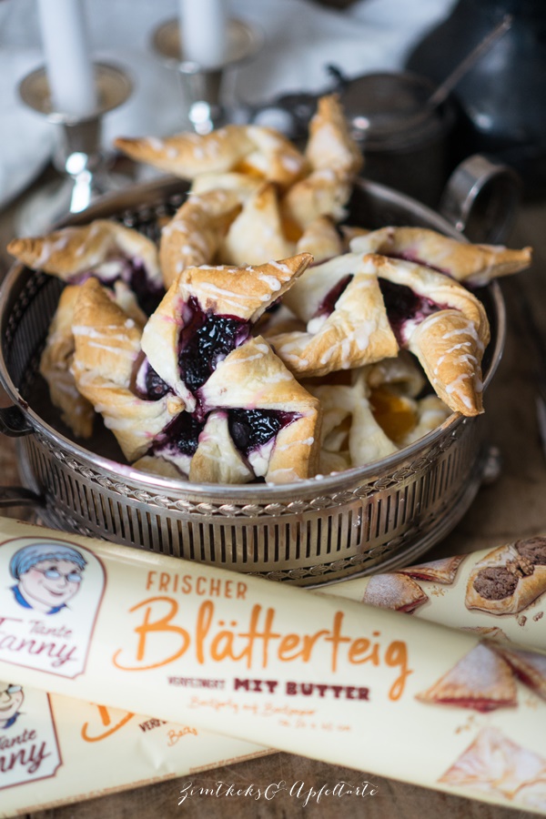 Ganz einfaches und gelingsicheres Rezept zum selber backen: Dreierlei Blätterteig Windräder mit Quarkcreme und Frucht