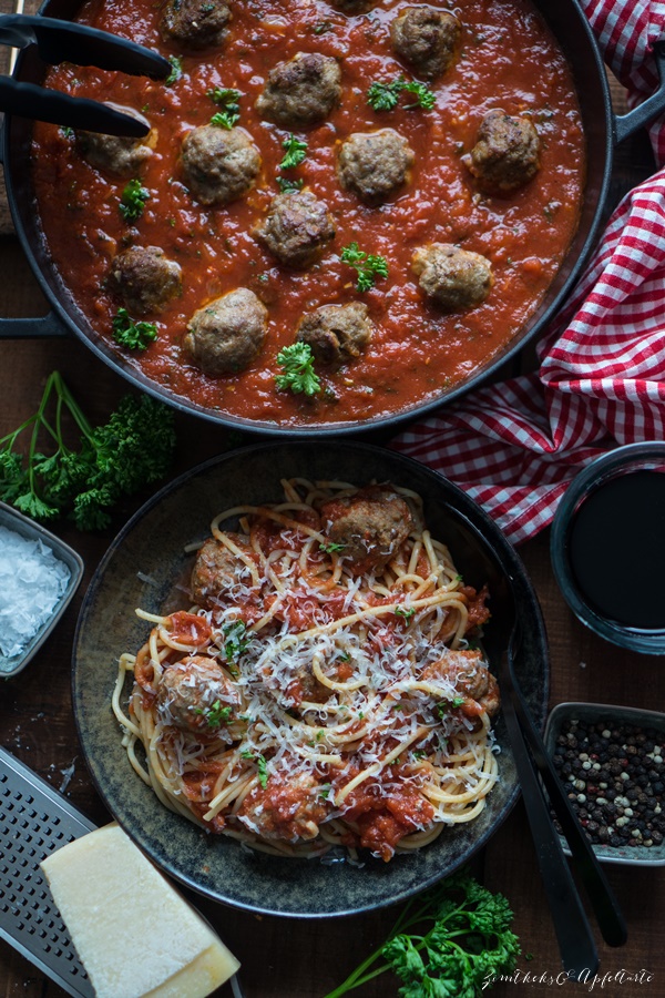 Ganz einfach und schnell Spaghetti and Meatballs - Blitzrezept für Fleischbällchen in Tomatensauce