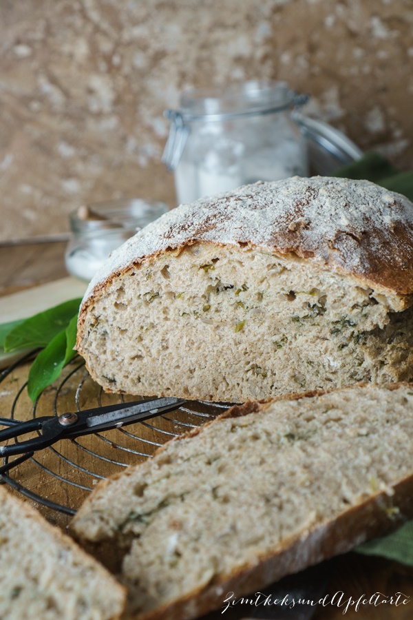 Bärlauch-Dinkel-Brot mit Bärlauch-Feta-Walnuss-Dip - tolles Rezept im Frühling