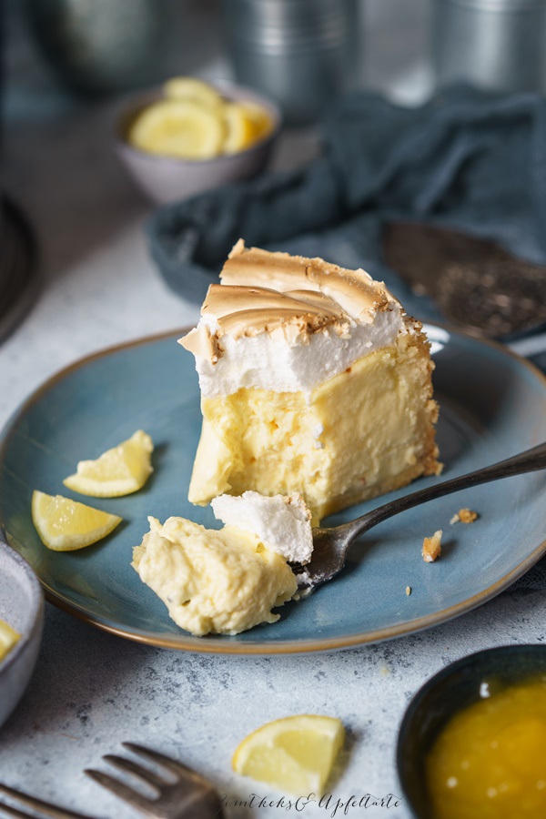 Rezept für weltbester und cremigster Käsekuchen ever mit Lemon-Curd und Meringue