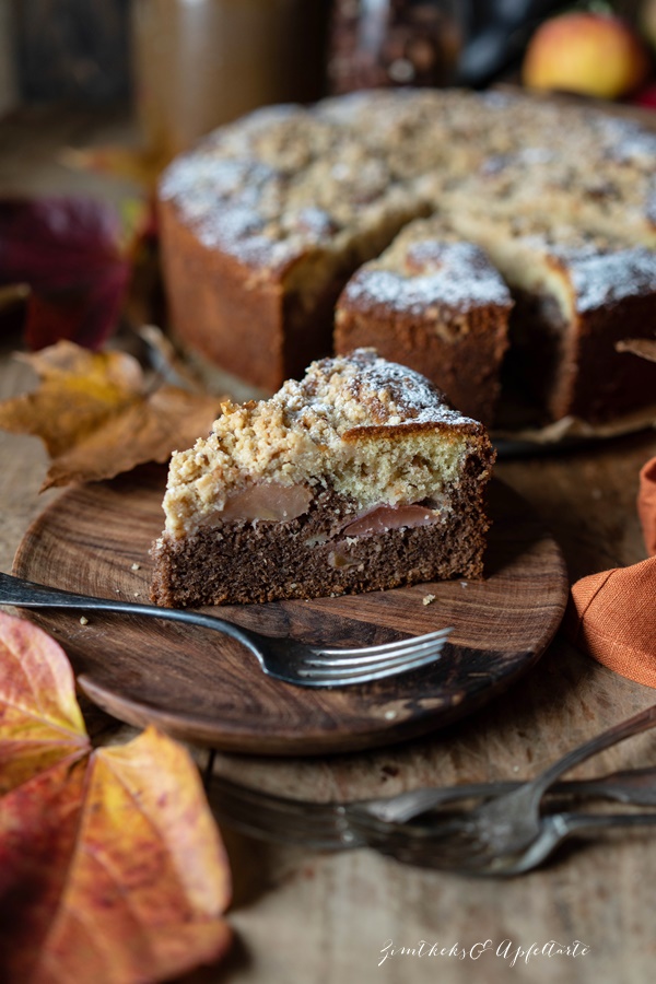 Rezept Apfel-Streuselkuchen mit Zimt und Nüssen marmoriert - einfach und lecker 