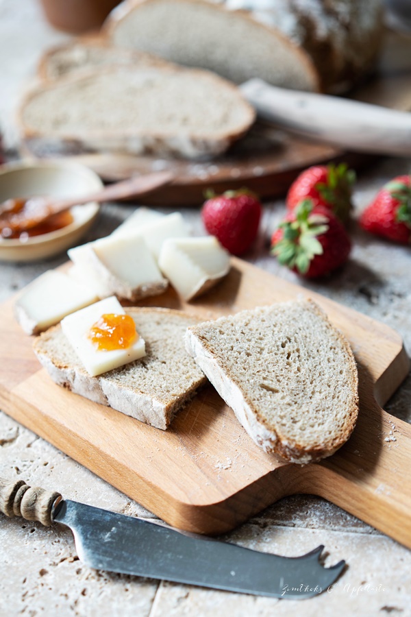 Einfaches Rezept für Roggenmischbrot mit Sauerteig