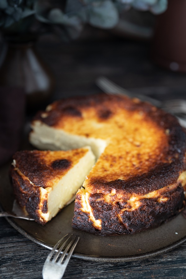 Einfaches Rezept Baskischer Käsekuchen - Basque Burnt Cheesecake