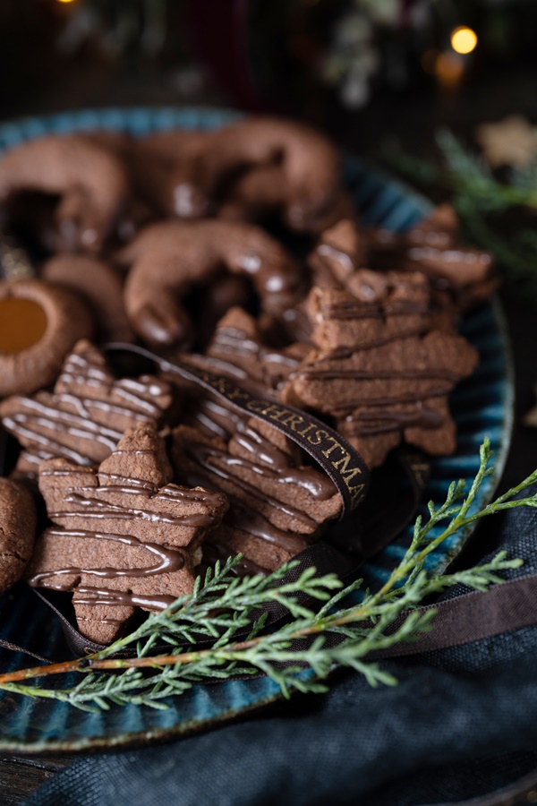 Schokoladenplätzchen - Ein Teig drei Plätzchen - einfaches Rezept für Nougatsterne