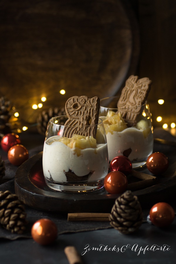 12 festliche Weihnachtsdesserts - himmlisch leckere Rezepte fürs Fest - Spekulatius Creme mit Bratapfelkompott
