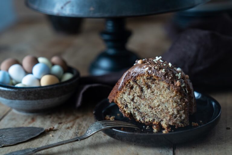 Rezept bester saftiger Eierlikör-Nusskuchen mit Schokoraspeln