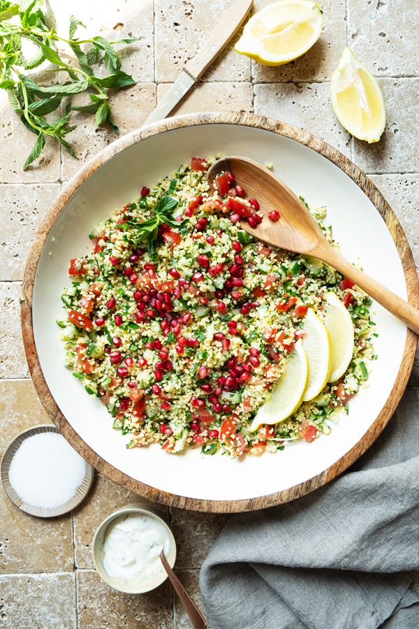 Einfaches, gelingsicheres Rezept für Tabouleh-Salat, als Grillbeilage oder Sommersalat