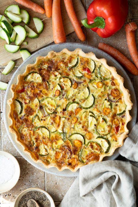 Gemüsequiche mit Möhren und Zucchini