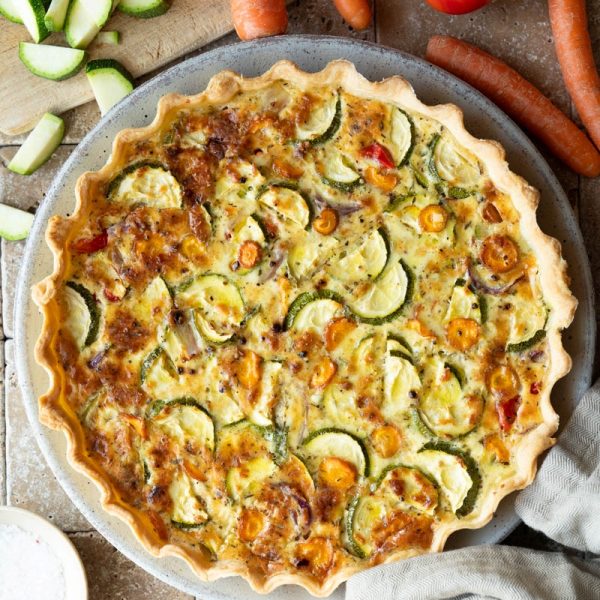 Gemüsequiche mit Möhren und Zucchini