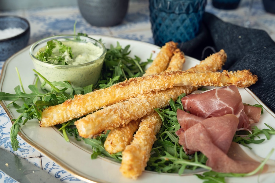 Rezept für Spargel in Parmesankruste aus dem Ofen