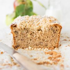 Apfel-Walnuss-Streusel-Kuchen