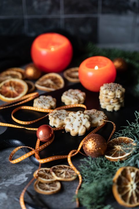 Gefüllte Marzipan-Orangen-Plätzchen mit Marmelade