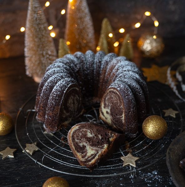 Einfaches Rezept für Marmor-Lebkuchen-Gugelhupf