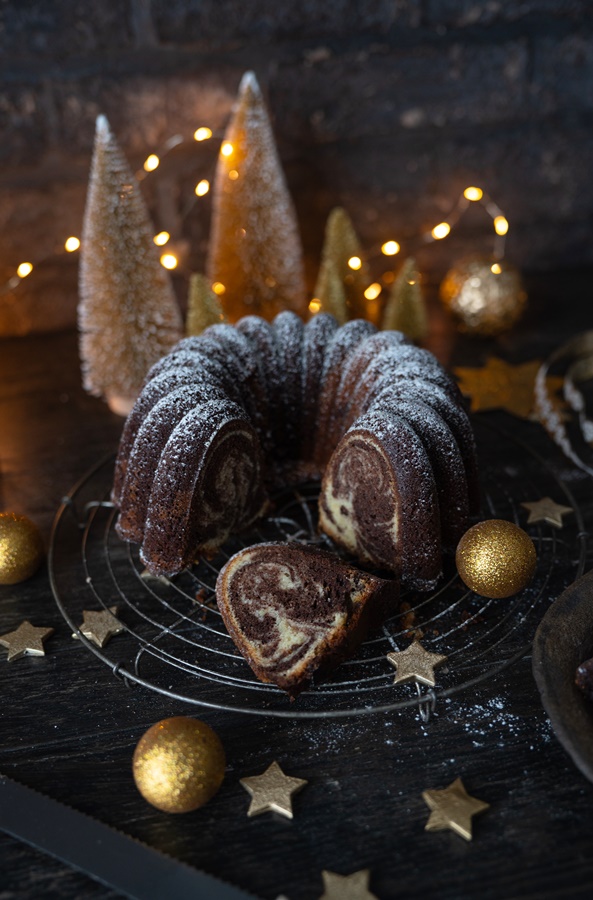 Einfaches Rezept für Marmor-Lebkuchen-Gugelhupf