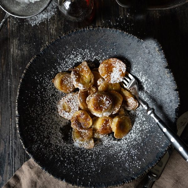 Super schnelles Rezept für einfache Mini-Bananen Pancakes