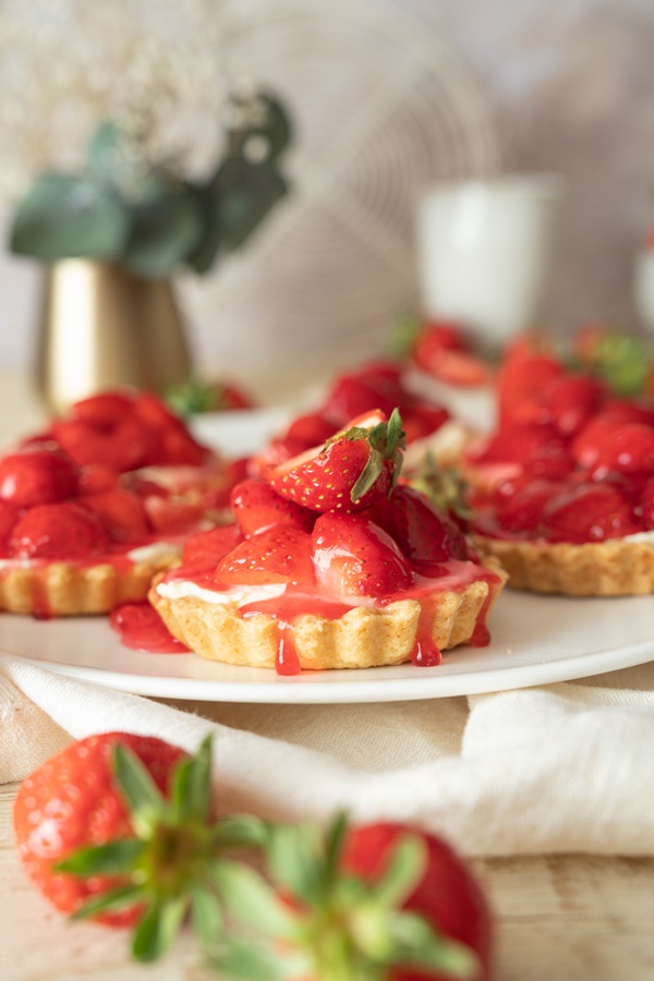 Rezept für Tartelettes aus Mürbeteig mit Mascarpone und Erdbeeren