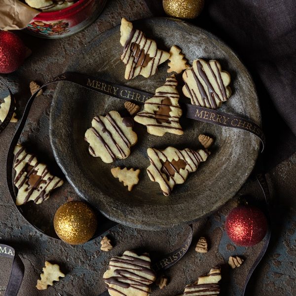 Nougat Spitzbuben - Mürbe Plätzchen mit Nougatfüllung
