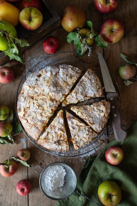 Saftiger Ricotta-Apfelkuchen - einfaches Rezept